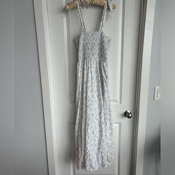 BNWT floral maxi dress by PRIV. - Picture 5 of 8